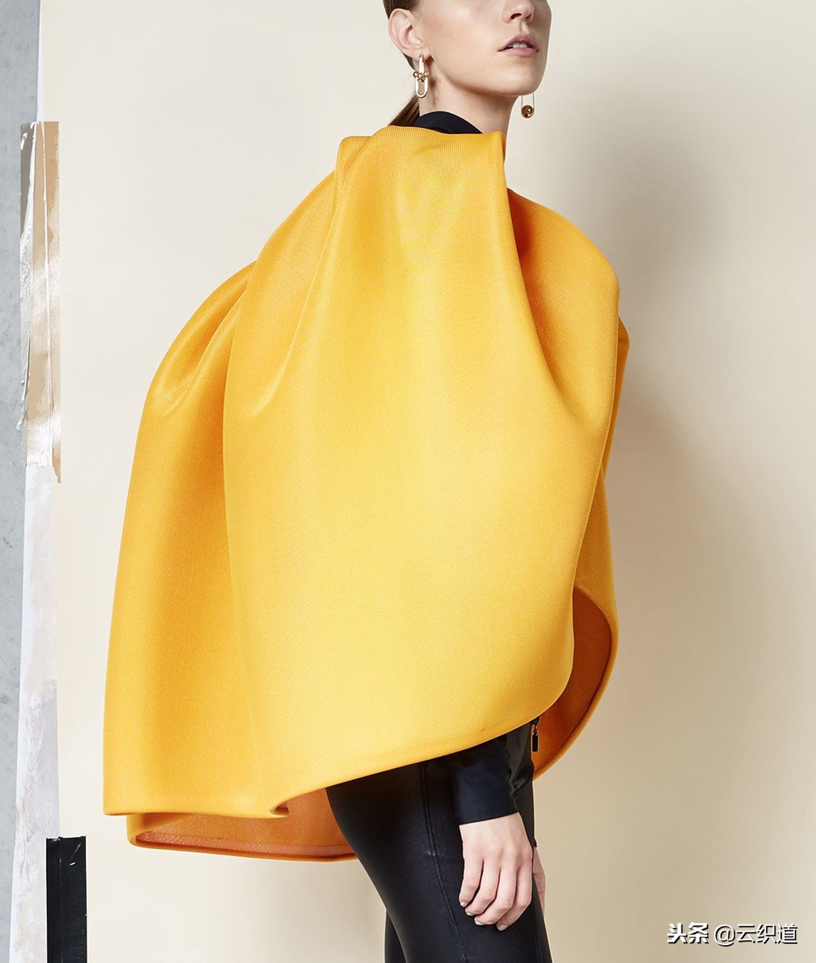 衣服裁剪制作女,服装立体裁剪稿子怎么做