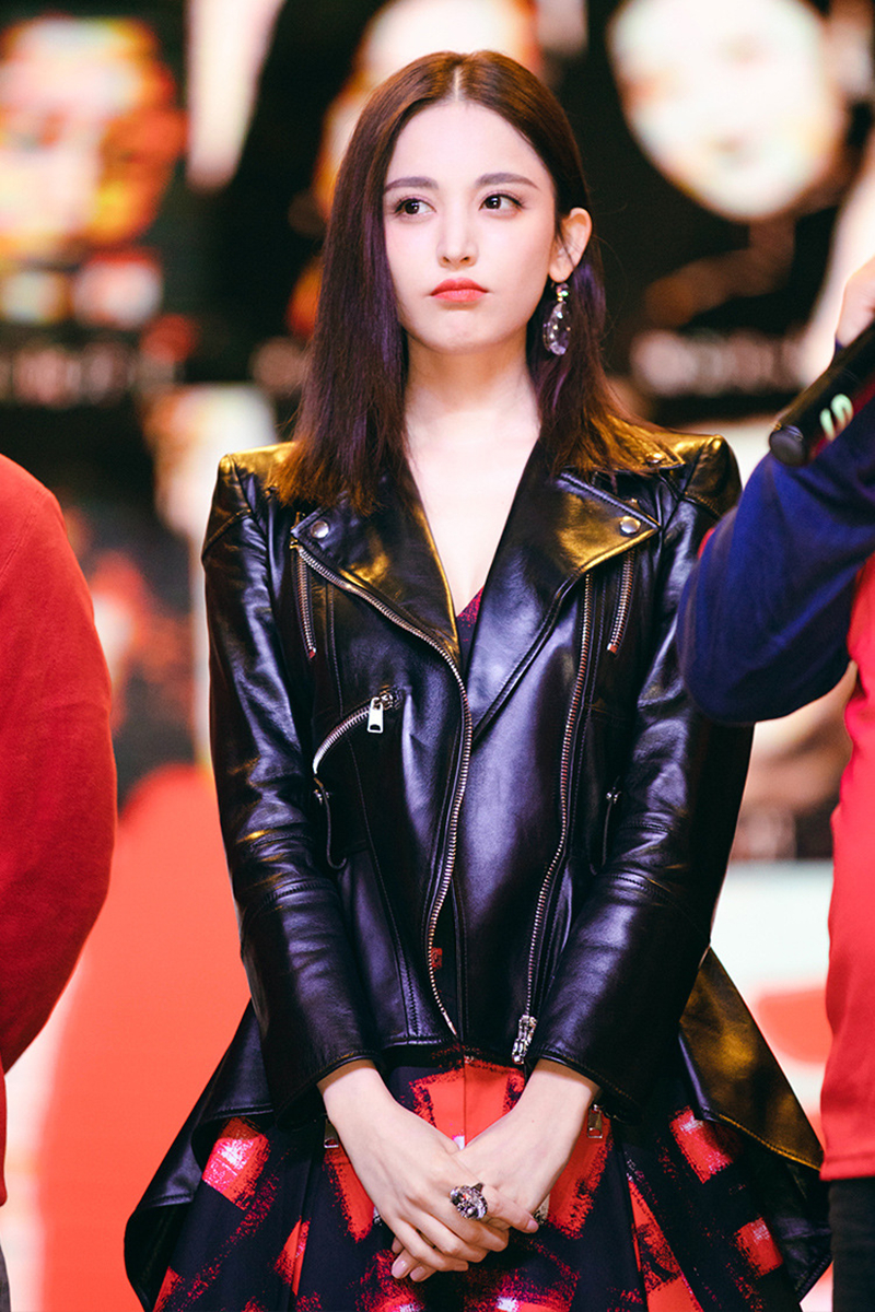 肩宽背厚女生穿搭技巧,肩宽背厚粗壮的女生怎么穿搭