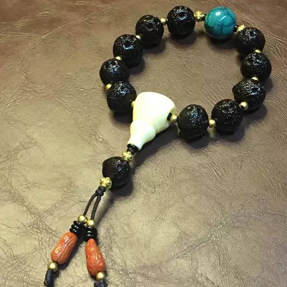 沉香手串包浆好还是不包浆好,怎样分辨包浆和不包浆的手串