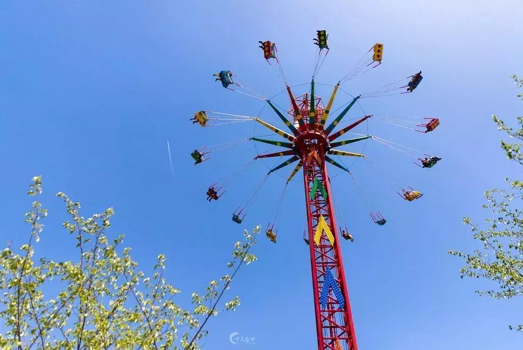 万元重金寻找K歌之王，carry青春全场，全民K歌争霸赛唱响锦里沟！​