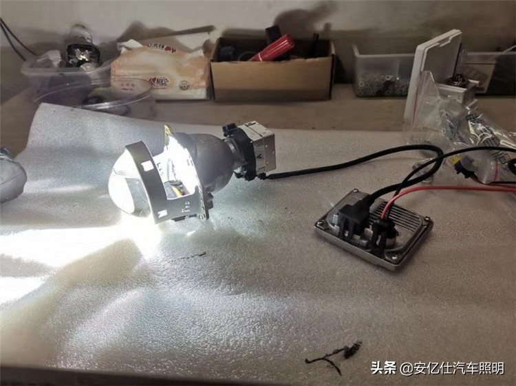飞度改装前大灯位置稍差,飞度改装透镜大灯