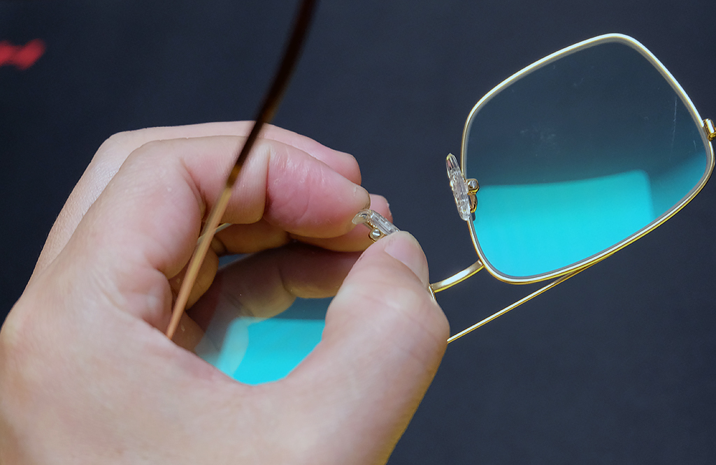 紫外线变色眼镜测评,防紫外线100到500之间眼镜测评