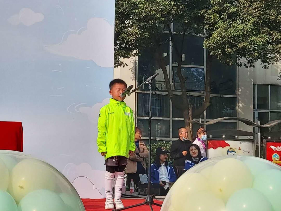 全国幼儿足球嘉年华举行,南京幼儿嘉年华