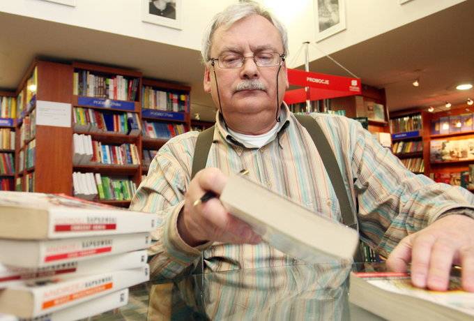 白狼杰洛特打猎视频,猎魔人白狼杰洛特第二季