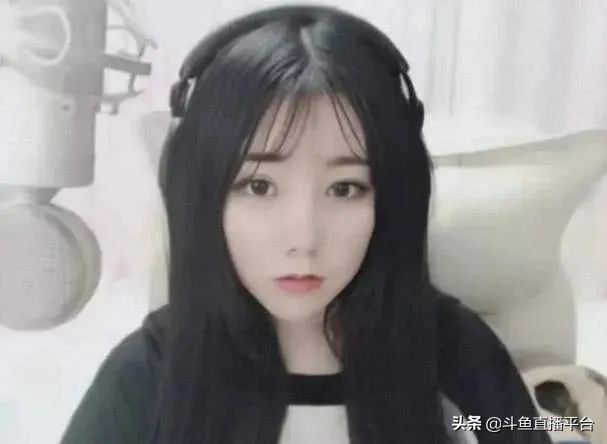 小团团谈自己还能直播几年,小团团直播心酸经历