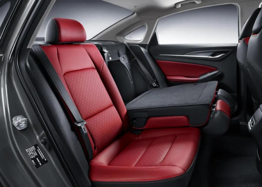 轩逸逸动plus朗逸怎么选,逸动plus高配和朗逸怎么选择