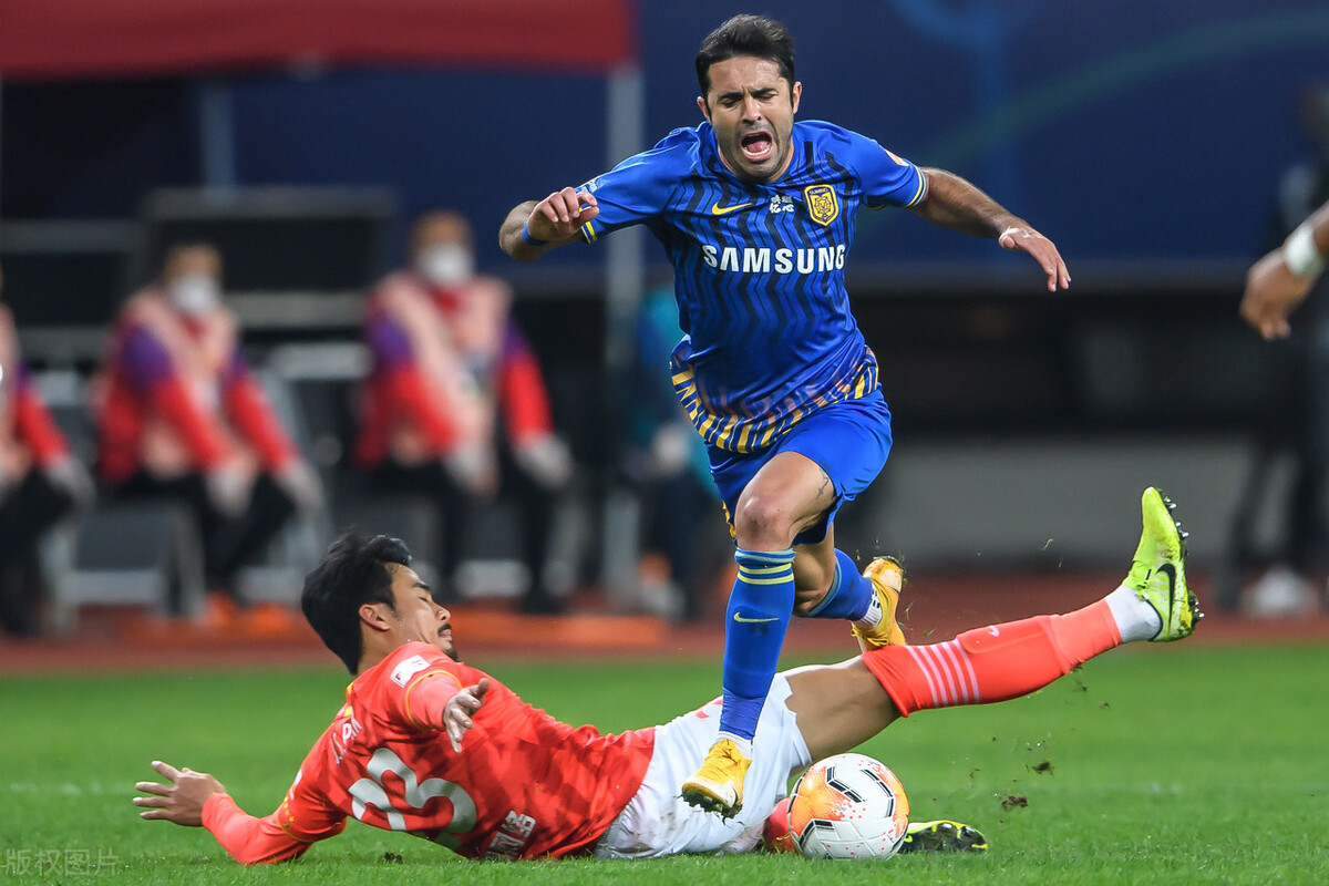 真不出手?恒大若想争冠,苏宁后防双星值得考虑,作用比吴曦还大