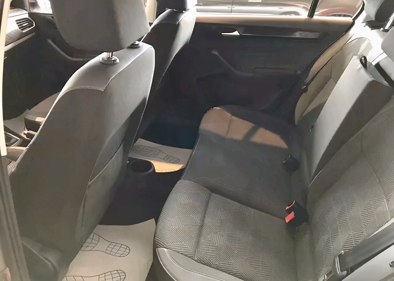 2009年polo与2009年飞度对比,大众poloplus2021款跟飞度哪个好