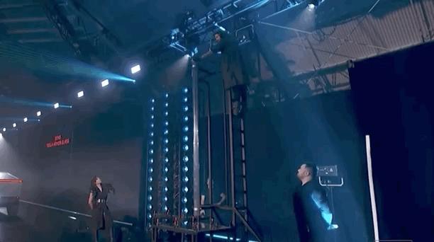 马斯克皮卡玻璃碎了,马斯克车窗玻璃被砸碎