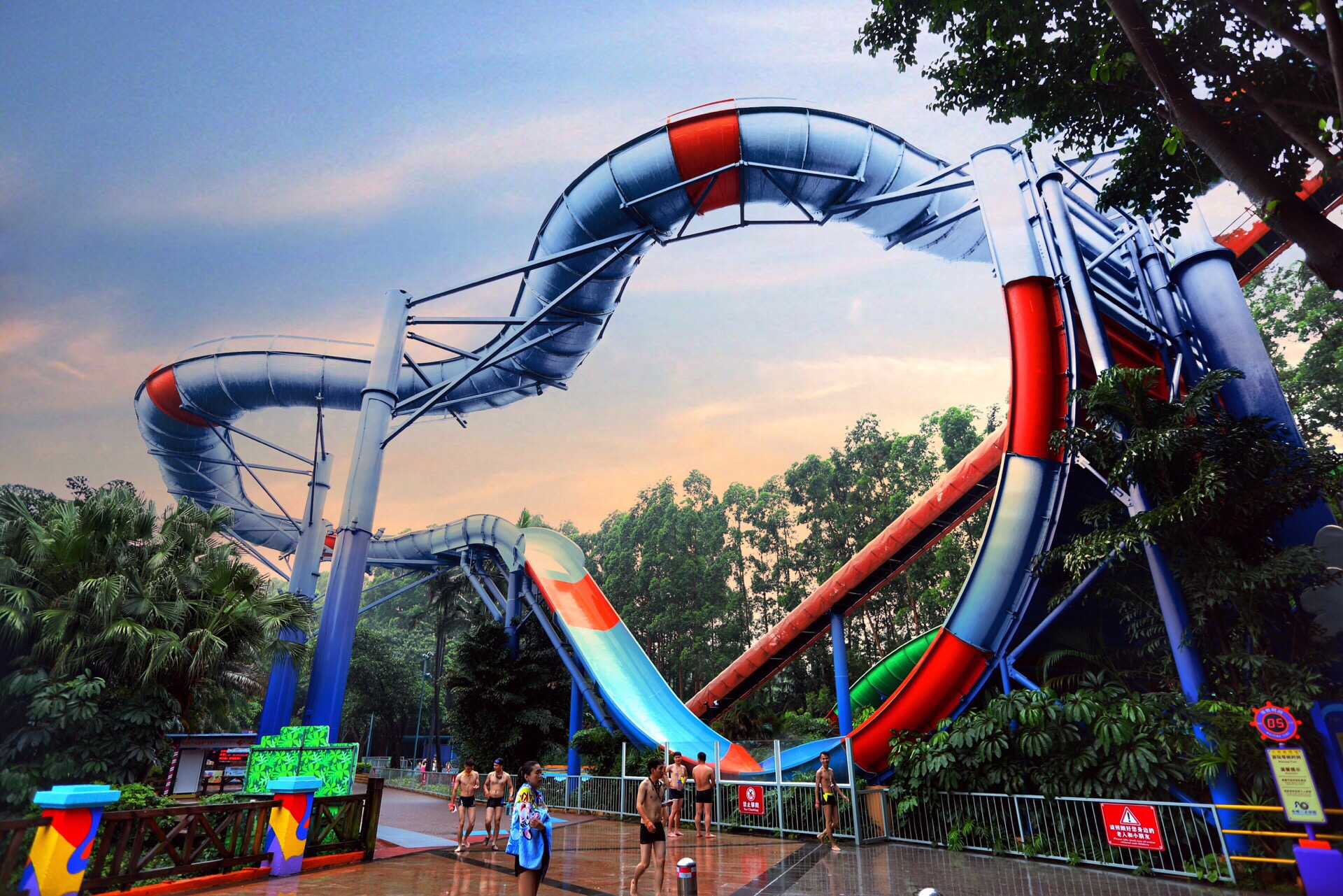 广州长隆水上乐园游玩攻略带什么,珠海长隆水上乐园距长隆景区多远