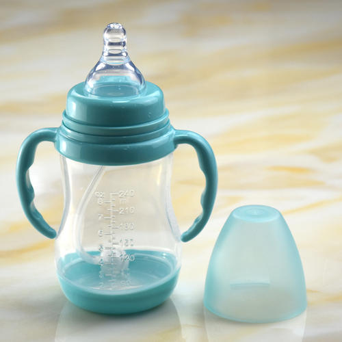 买奶瓶的时候要注意些什么方面呢,买奶瓶选什么材质奶瓶