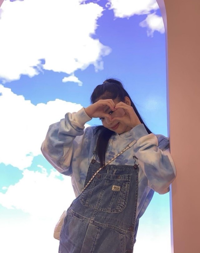 jennie粉墨写真,jennie穿搭小香风照片