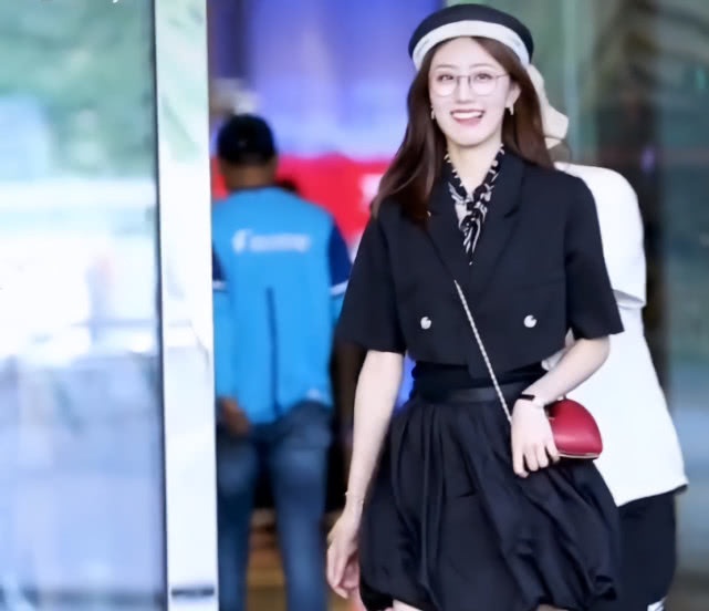 今年火的蚂蚁裙,今夏很火的仙女裙