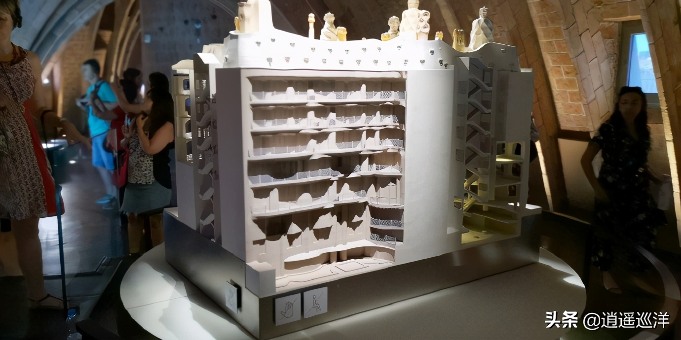 西班牙建筑大师高迪的建筑作品展,西班牙天才艺术设计大师高迪作品