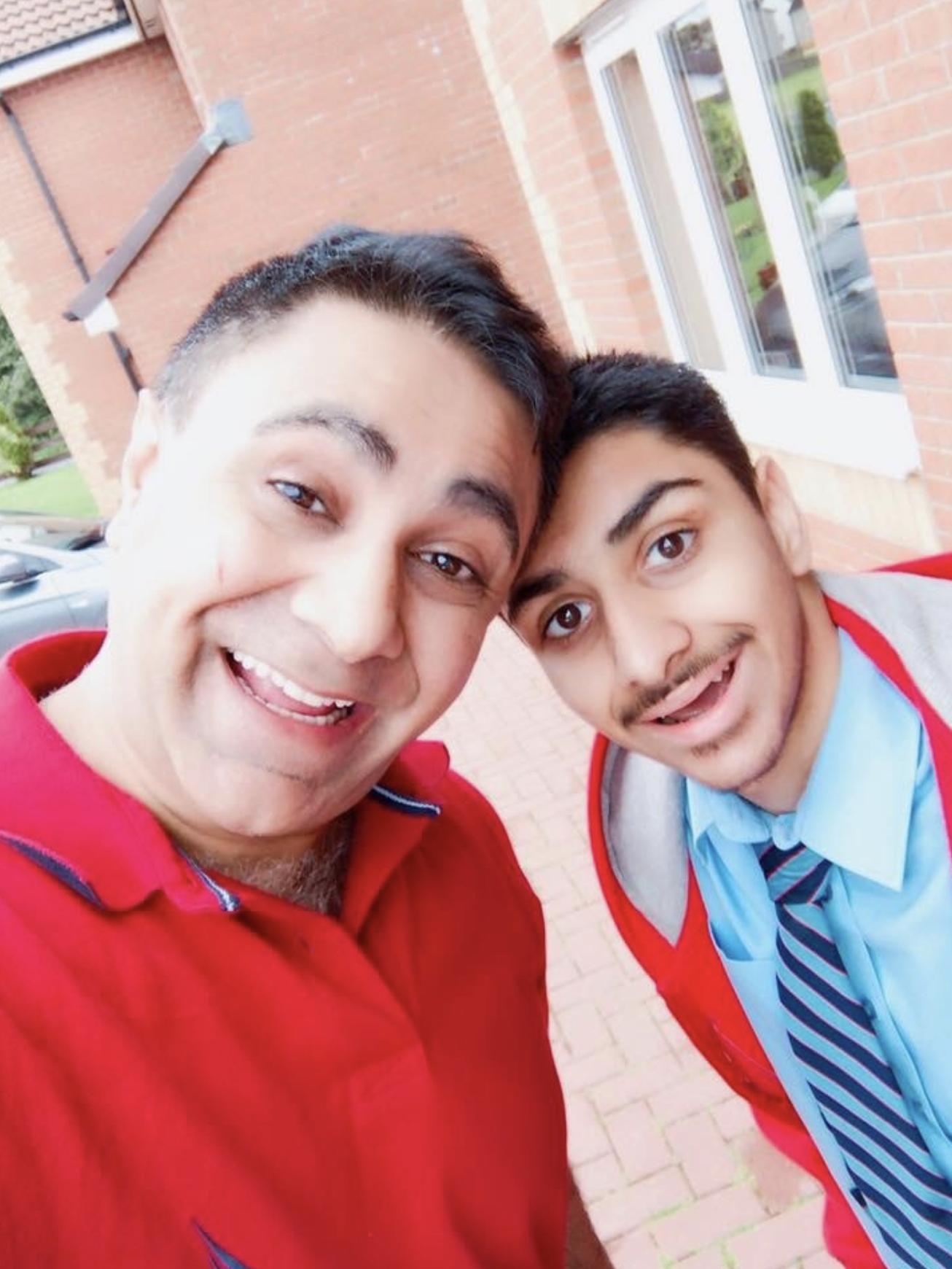 51岁乔宝宝如愿返港工作，胡子全白略显老，移居英国一年发福明显