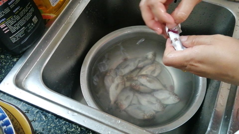 如何做红烧淡水银鲳,小银鲳各种做法