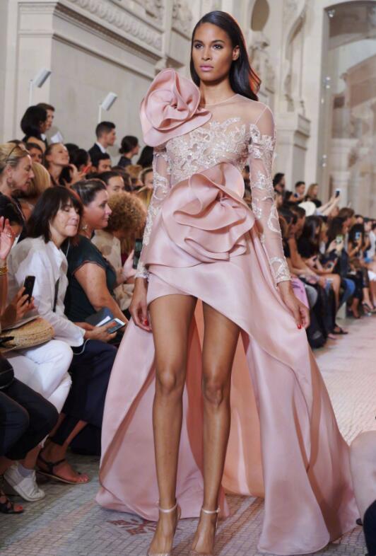 从小就是超神比例，腕线过裆被封维密“第一腿精”！