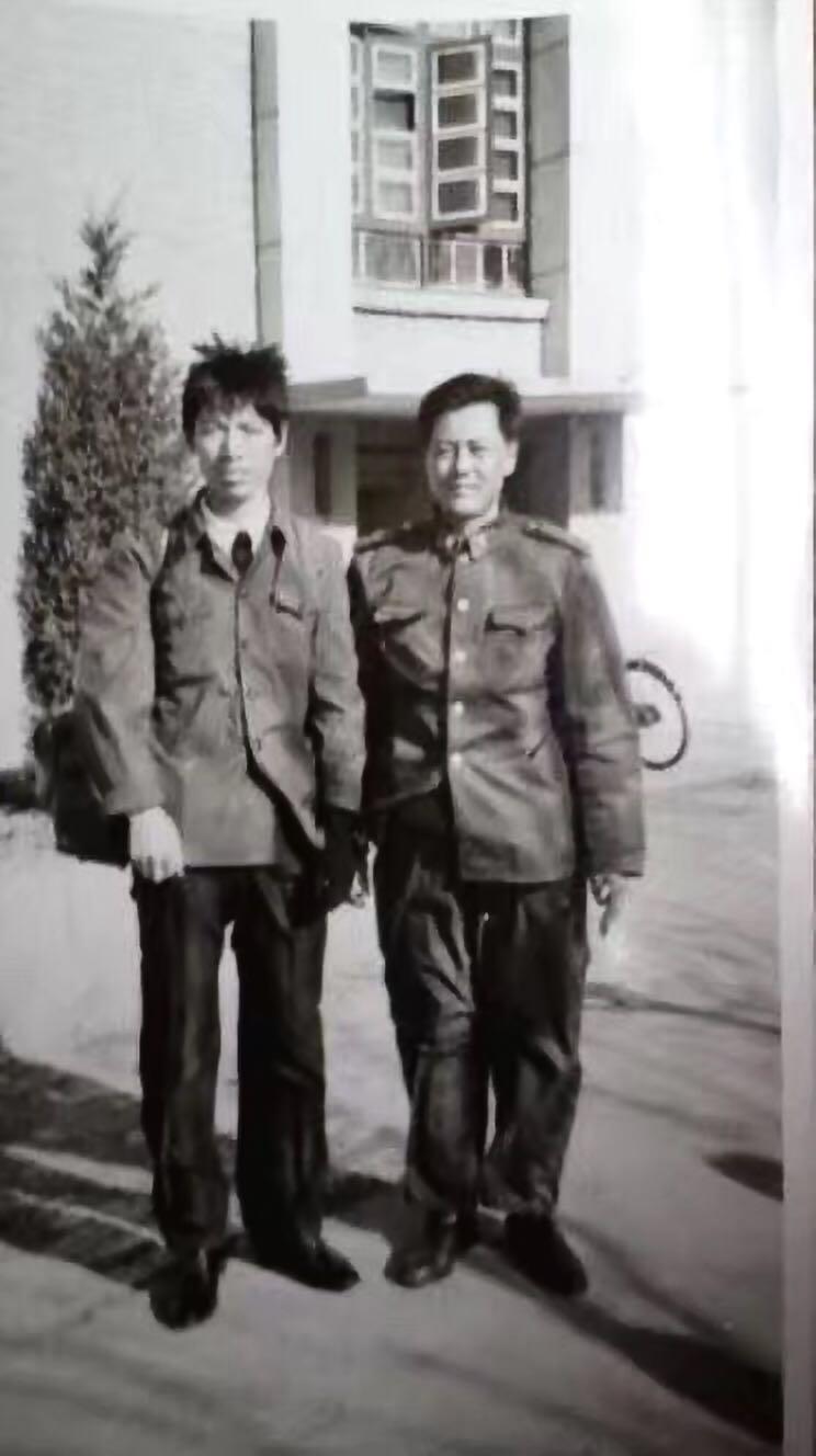 一九六师一零六医院的上空，永远飘扬着战友兄弟情