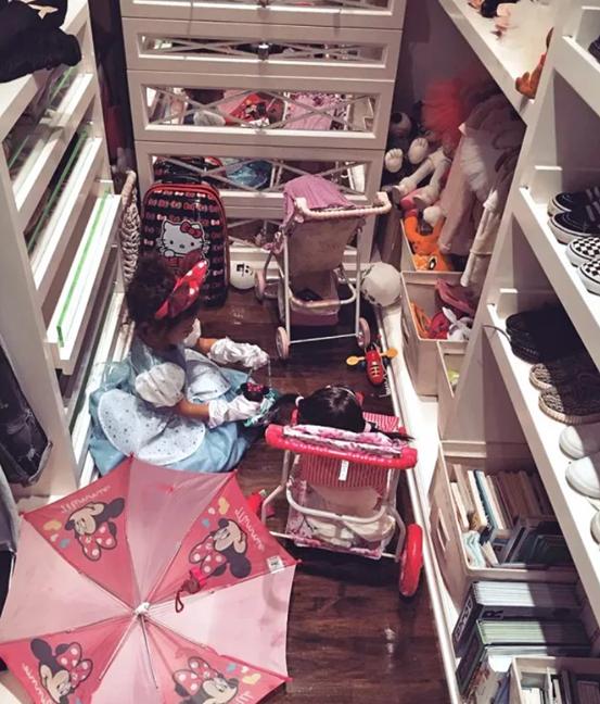 凯特夏洛特伊丽莎白对比图,凯特和女儿夏洛特