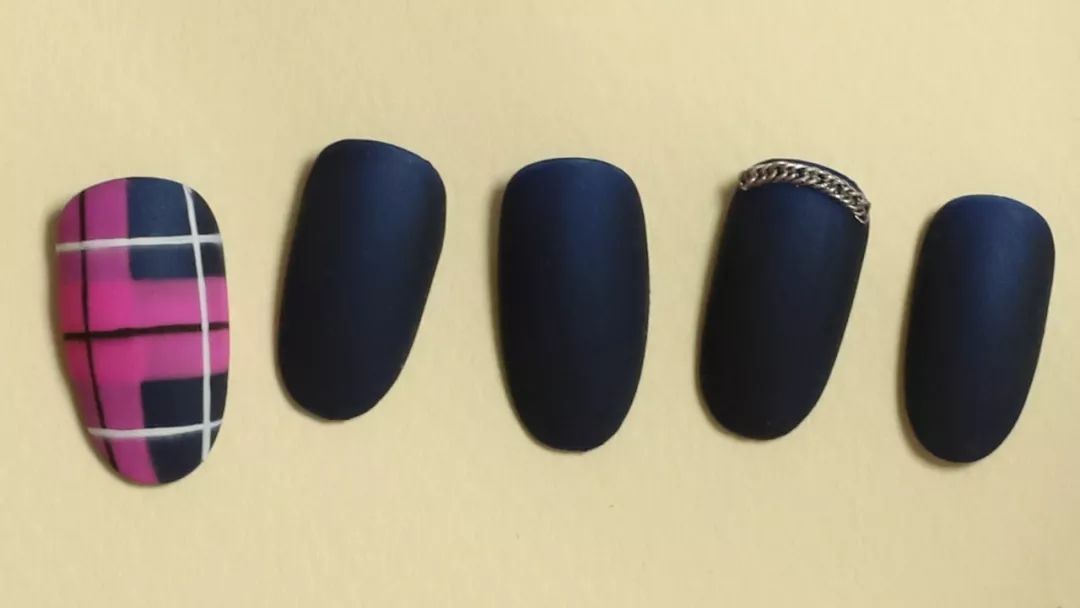 秋冬美甲小红书,美甲推荐中款ins