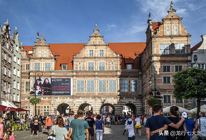 波兰格旦斯克旅游攻略,波兰格但斯克靠海边吗