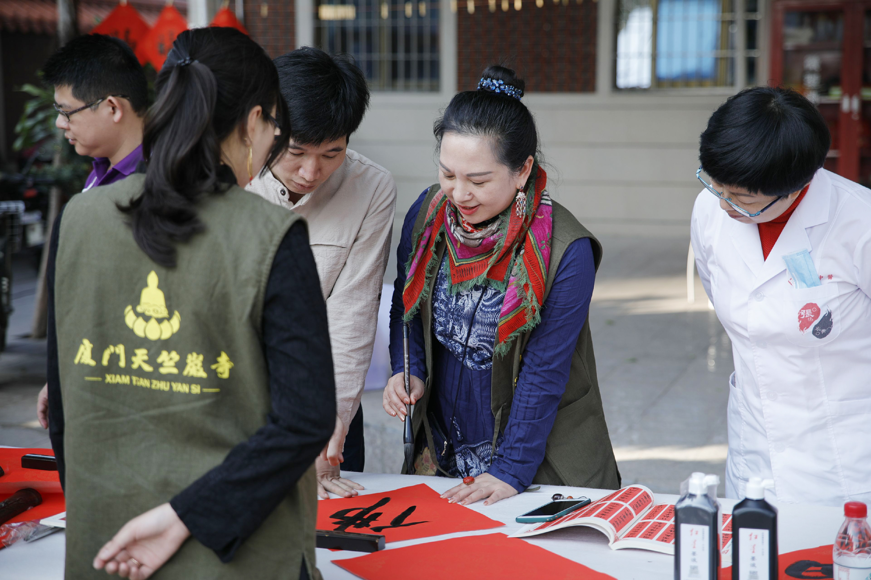三角梅爆花盆景,三角梅巨桩盆景