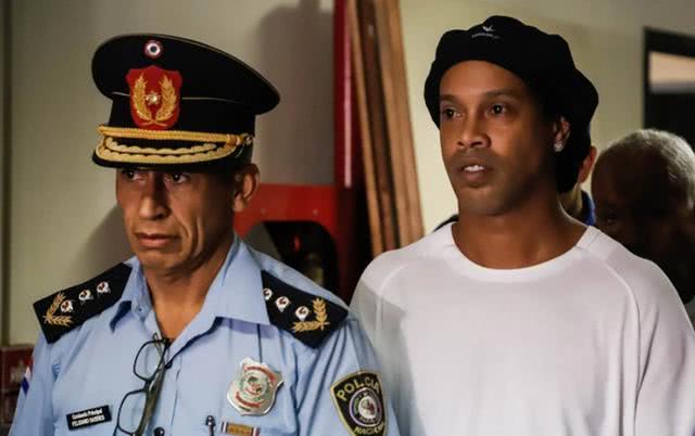 小罗出狱后首次谈狱中生活,厉害了我的电影片段