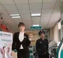 搞笑gif妹子的内心是崩溃的,搞笑gif妹子原来是个逗比