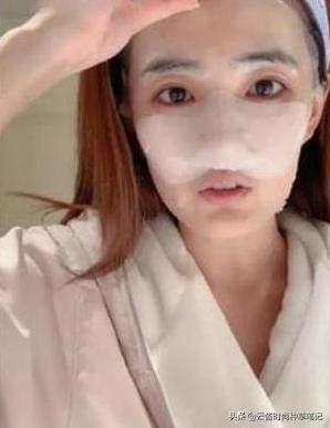 郑爽直播晒出私藏面膜，称屈臣氏镇店之宝，徐璐：国货之光