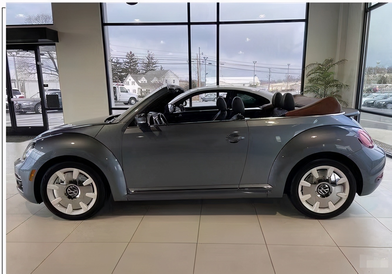 论可爱复古风，谁能比得过大众甲壳虫敞篷版