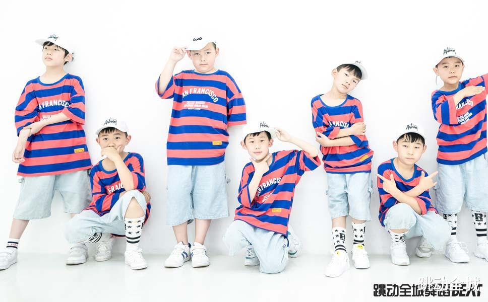 街舞新手学习,街舞初学者什么动作比较适合