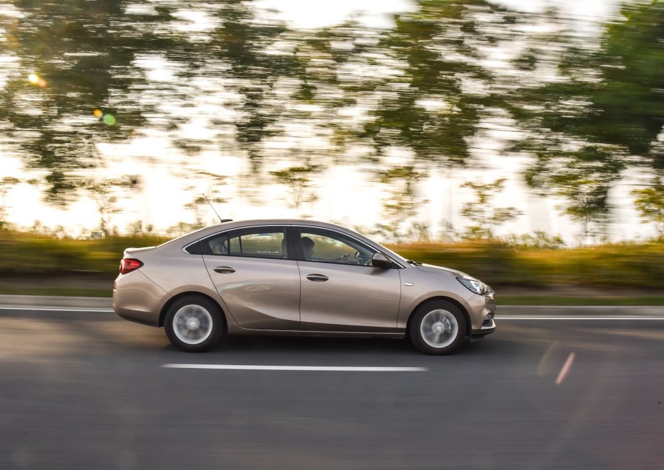 当年别克凯越售价多少钱,2015年的别克凯越当时落地多少钱