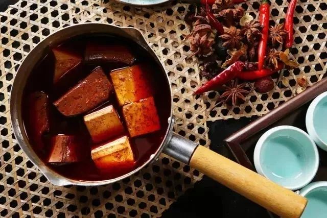 上海美食推荐必吃的餐厅最新,上海最值得去的5家餐厅好吃不贵