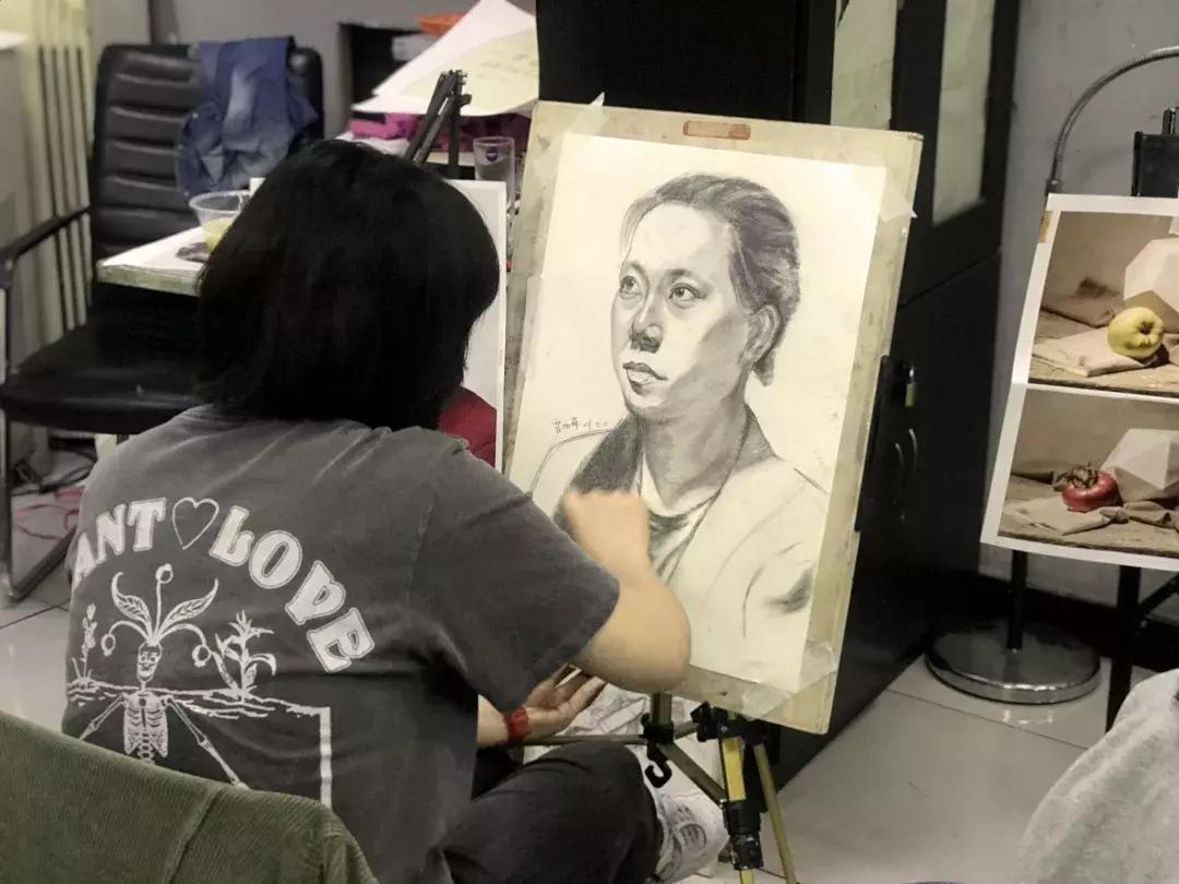 青春记实,青春记大学生在行动