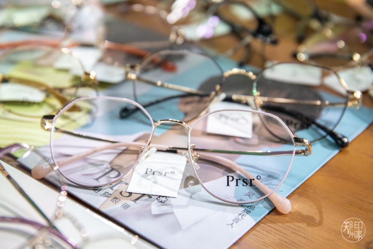 omg新眼镜,omg眼镜推荐