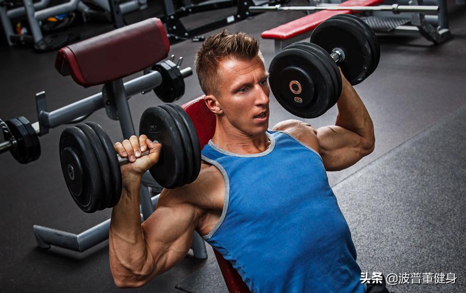 如何让肩变宽并且让肩膀更直,肩膀练宽不练斜方肌