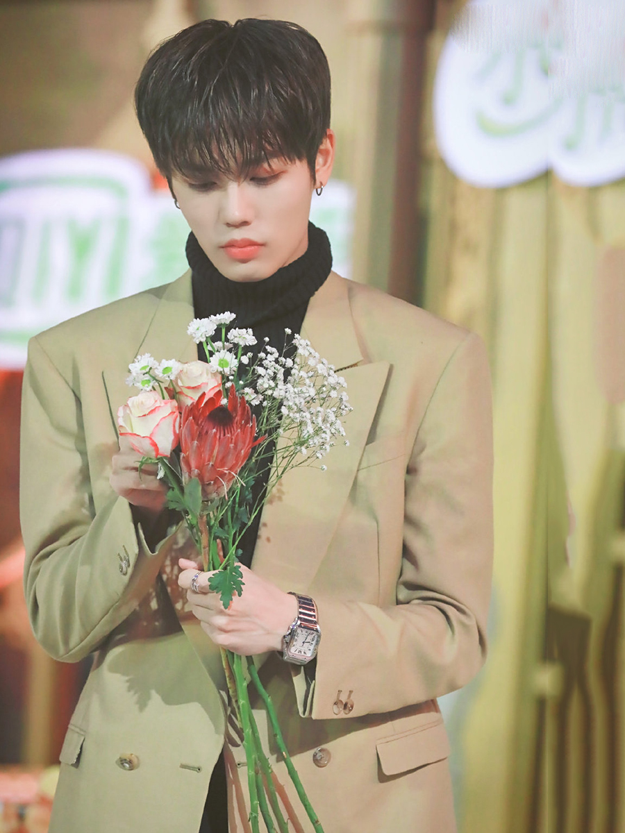 小鬼林彦俊ineedadoctor,林彦俊初舞台发型