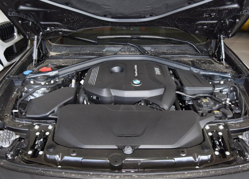 宝马3系gt2016款328i2.0t,国产后排座椅放倒全平的两厢小车