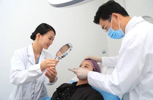 玻尿酸是无底洞,全脸打了玻尿酸需要注意什么