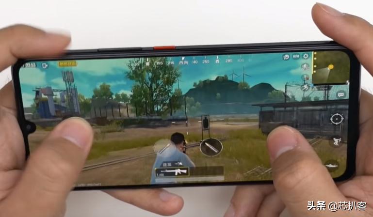 iqoo哪个是有吃鸡神器的,iqoo有物理外挂吗