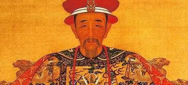 清朝康熙七年,湖北咸宁发现一条龙,被人*绑捆**着,受众人跪拜!