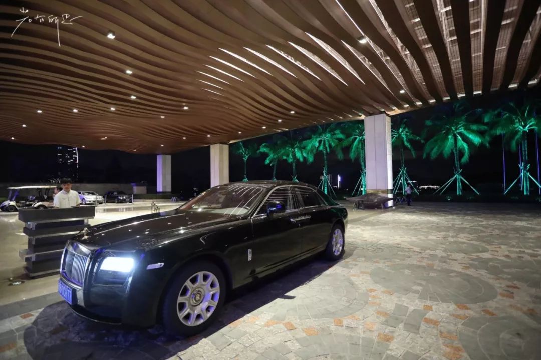 上海去三亚飞到哪里比较划算,上海飞三亚旅游