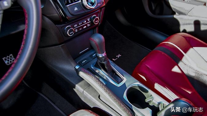 内饰很久没有更新了，体验2020款讴歌ILXTechA-Spec