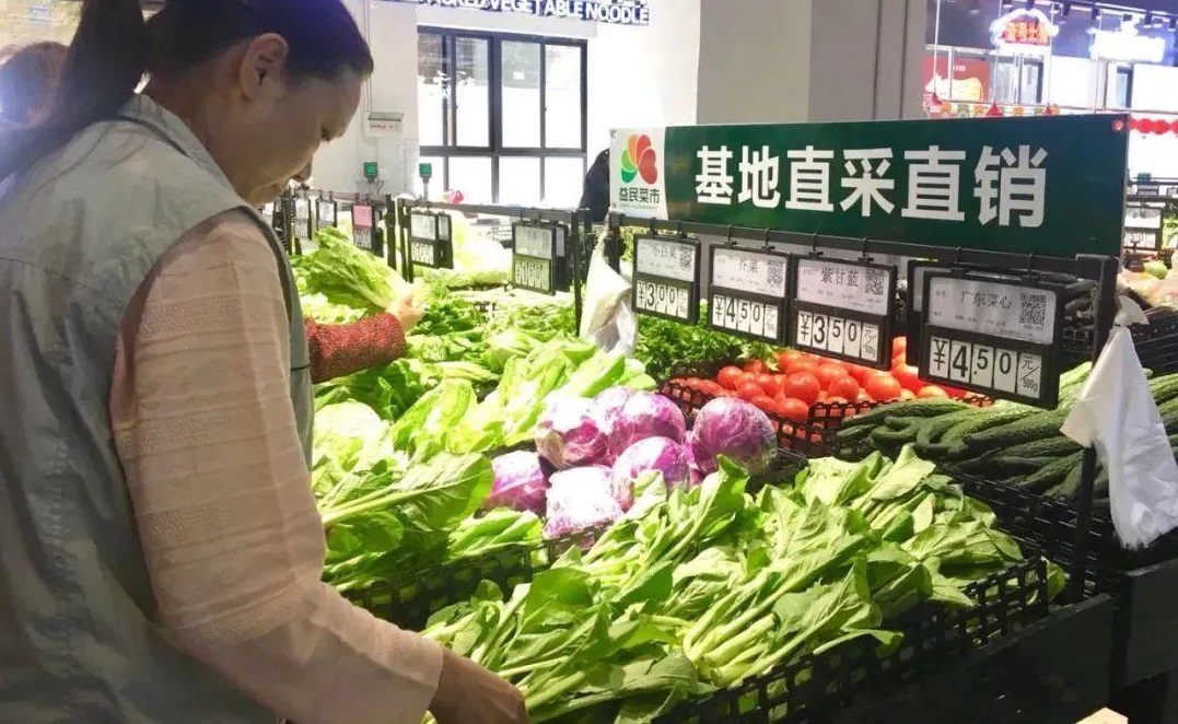 新菜市场开业过后生意寥寥无几,刚开的店生意好瞬间开了好几家