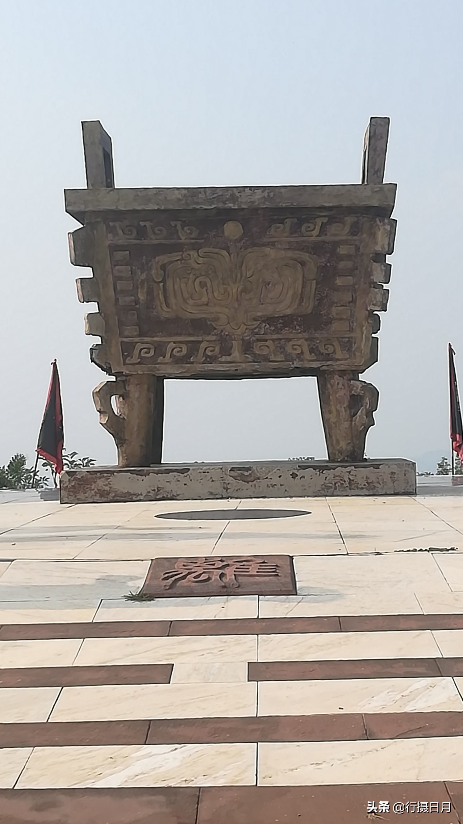 天上王城岩壁,神秘古国天上王城探秘2古墓解密