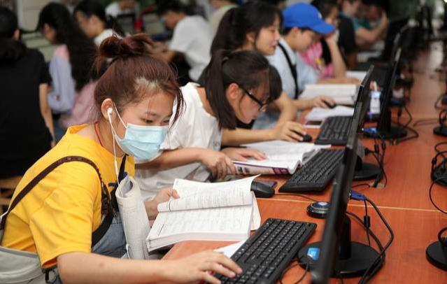 高考志愿填报失误能去申请更改吗,小升初信息填报错误如何修改