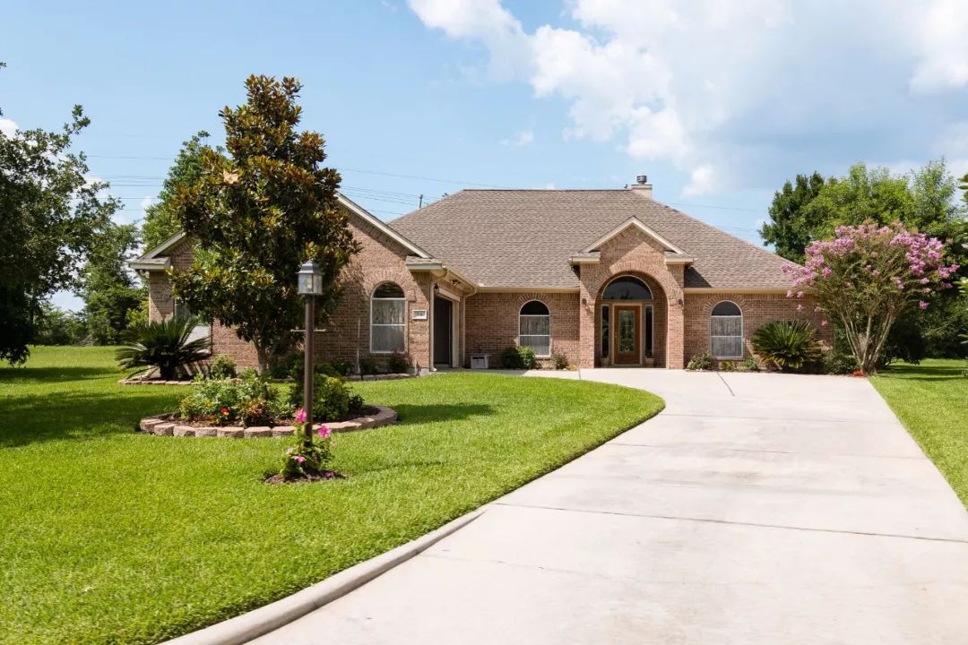 住洋房开游艇，做美国的*庄大**园主，朋友圈拉仇恨的绝佳机会来了