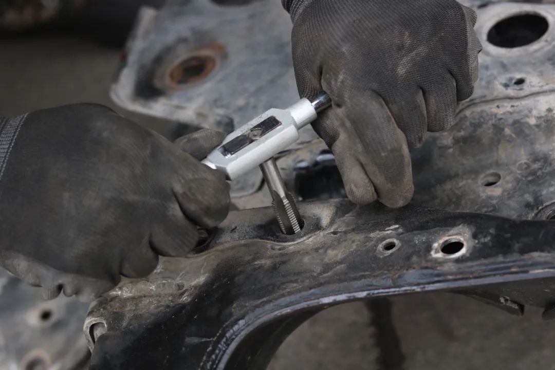 丰田埃尔法底盘全面升级,丰田埃尔法改装的巅峰之作