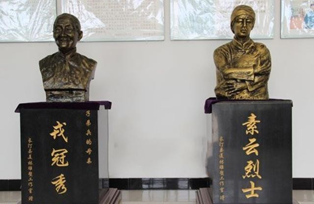 养父去世后36岁女孩寻亲,女子整理父亲遗物发现一封血书