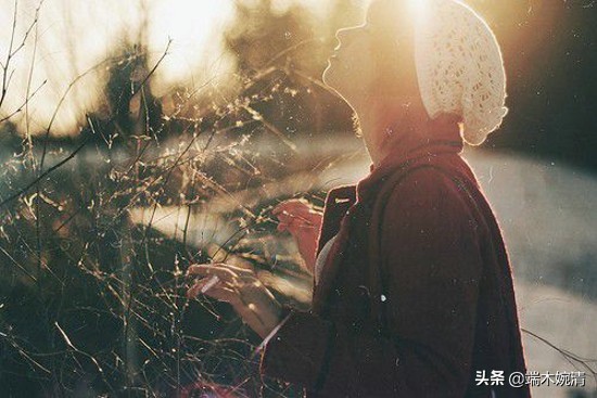 女子因为男友提分手欲轻生,女孩被渣男抛弃选择轻生